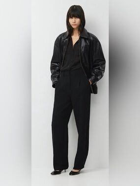 Aritzia Black The Effortless Pant